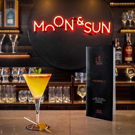 Hotel Moon & Sun Porto Bagian luar foto