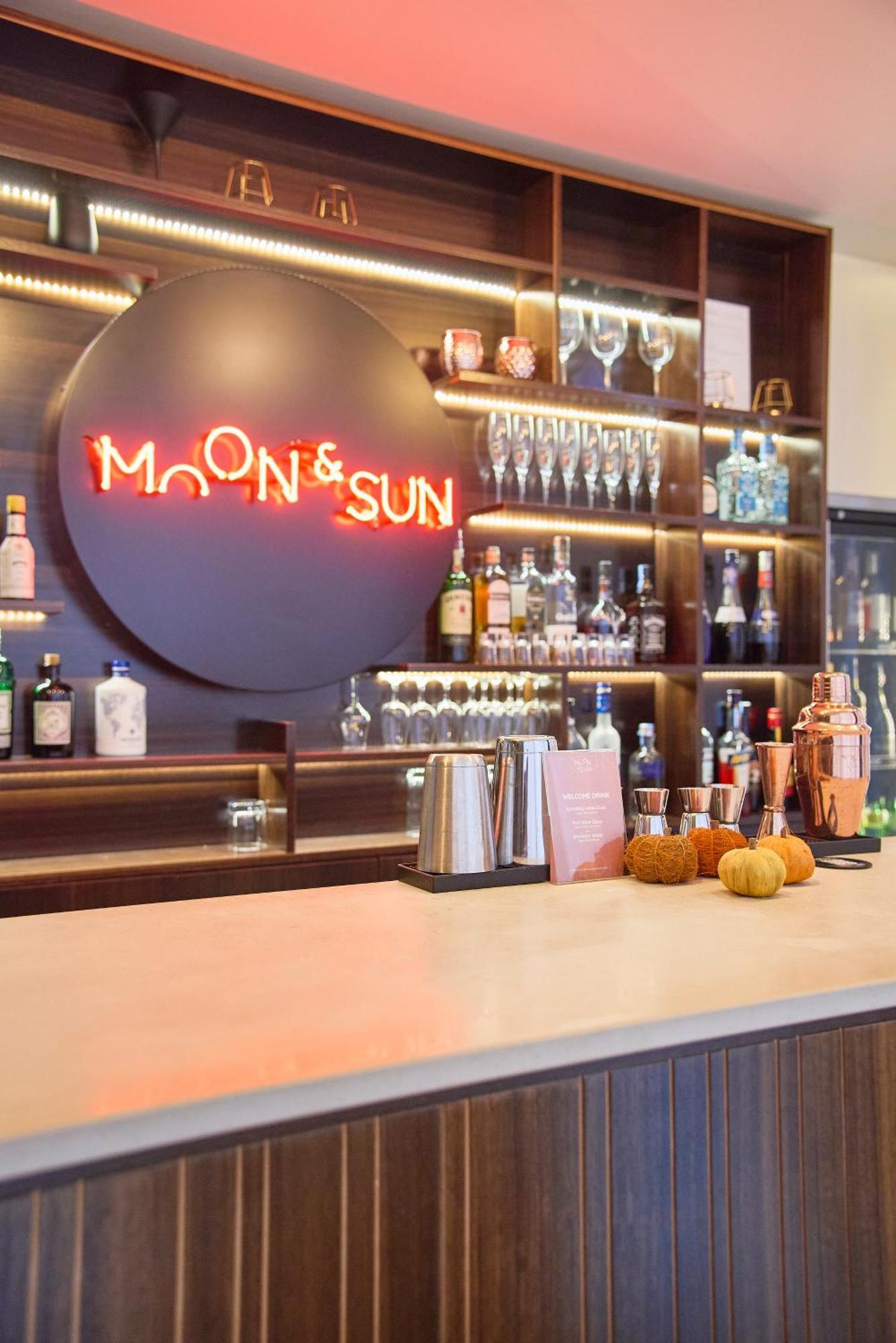 Hotel Moon & Sun Porto Bagian luar foto